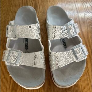 Birkenstock Arizona White and Silver sandals